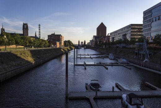 Hintergrundbild Die Marina im Innenhafen