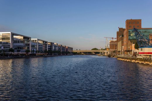 Hintergrundbild Sommerabend Duisburger Innenhafen