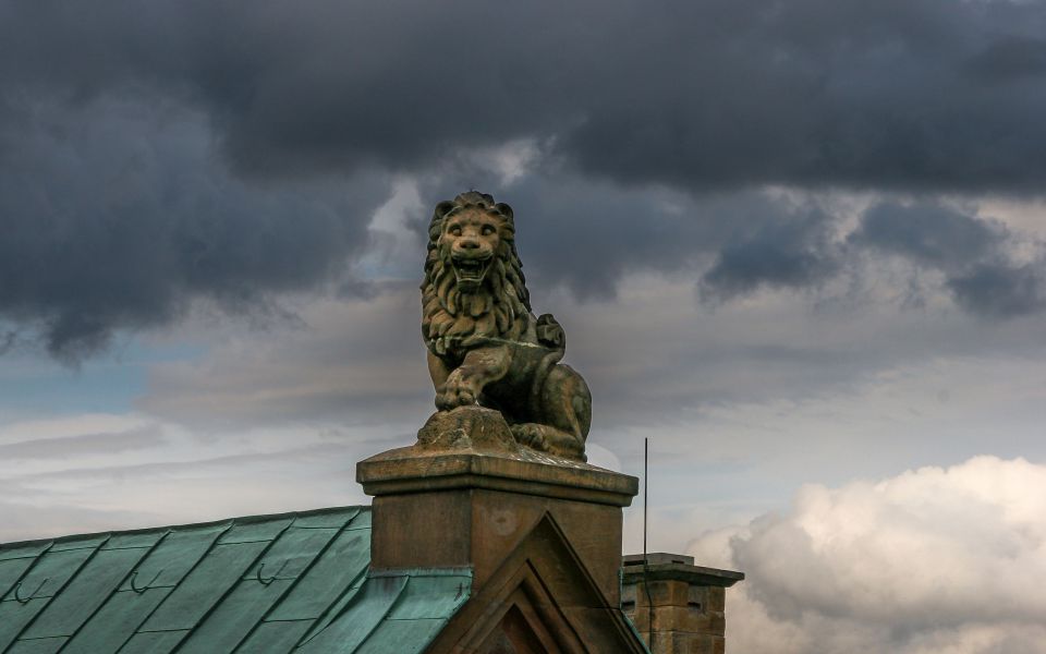 Hintergrundbild Löwe auf dem Palas