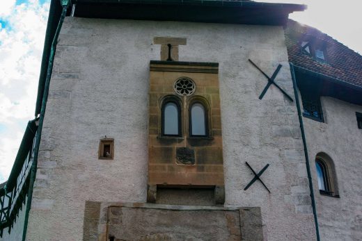 Hintergrundbild Blick zum Torhaus der Wartburg