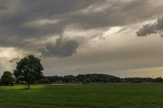 Hintergrundbild Vor dem Gewitter