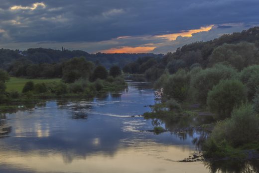 Hintergrundbild - Abendstimmung an der Ruhr