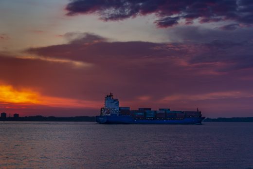 Hintergrundbild - Containerschiff Wybelsum