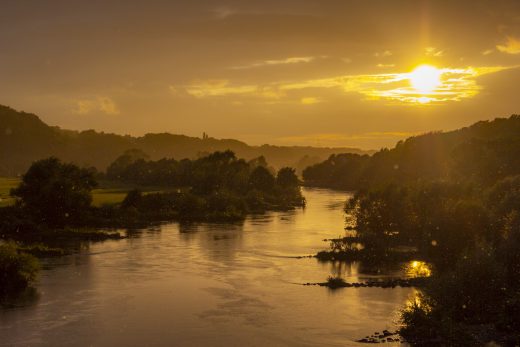 Hintergrundbild - Goldener Abend an der Ruhr