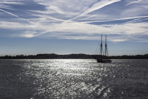 Hintergrundbild Segelschiff vor Laboe