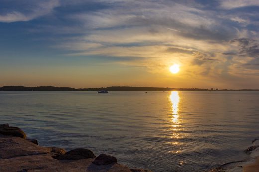 Hintergrundbild - Sonnenuntergang an der Kieler Förde