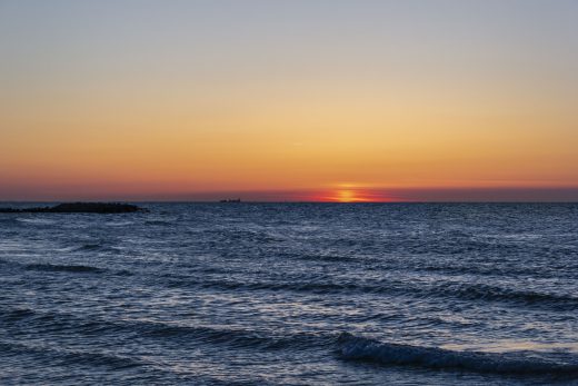Hintergrundbild Sonnenuntergang über der Ostsee
