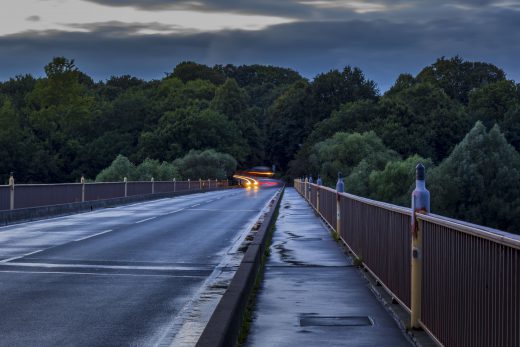 Hintergrundbild - Um die Kurve