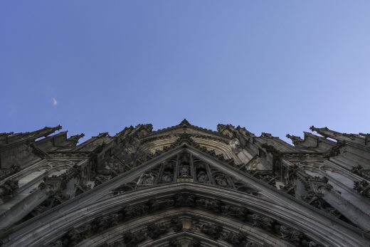 Hintergrundbild - Beeindruckender Dom