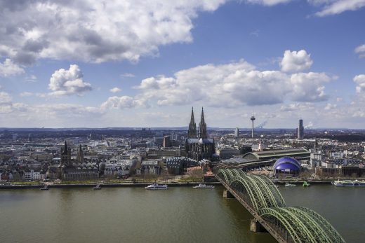 Hintergrundbild - Blick nach Köln Zentrum