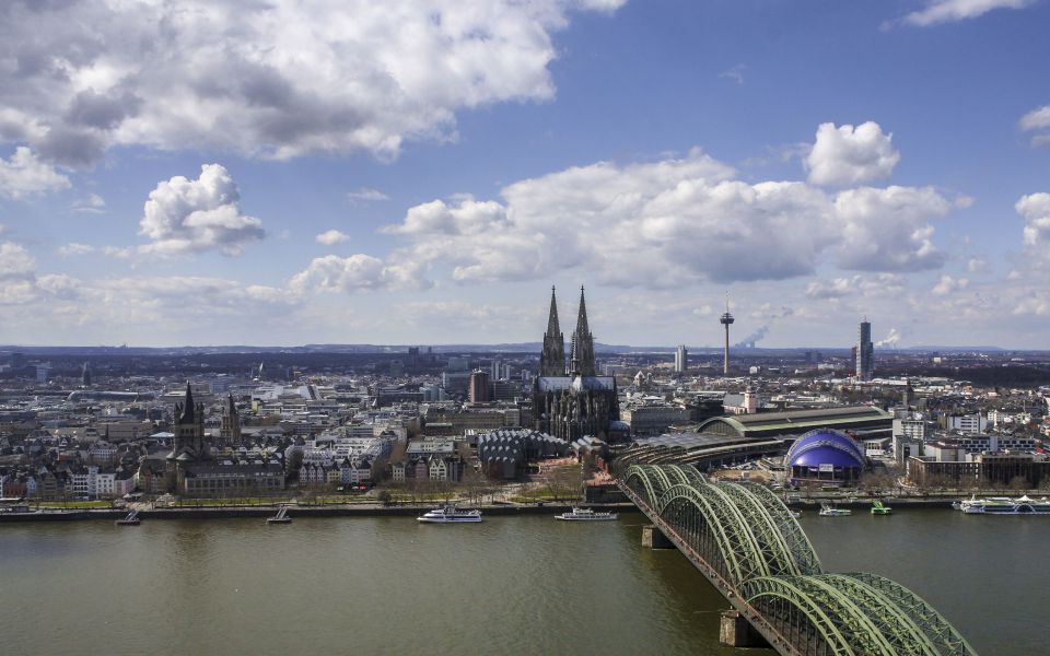 Hintergrundbild - Blick nach Köln Zentrum