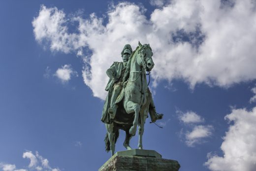 Hintergrundbild - Kaiser Wilhelm hoch zu Ross