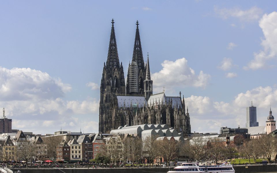 Hintergrundbild - Kölner Dom vom Rhein