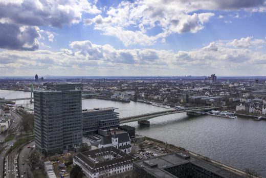 Hintergrundbild - Rhein und Deutzer Brücke