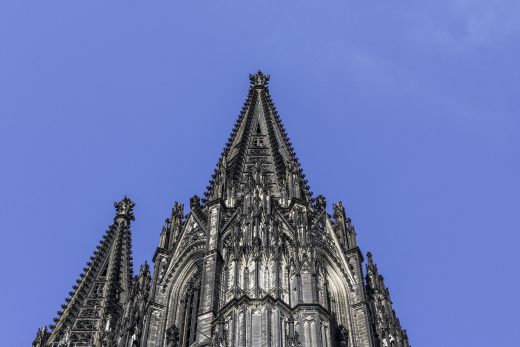 Hintergrundbild - Spitzen Kölner Dom