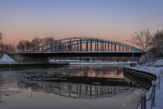 Hintergrundbild - Dorstener Kanalbrücke im Winter