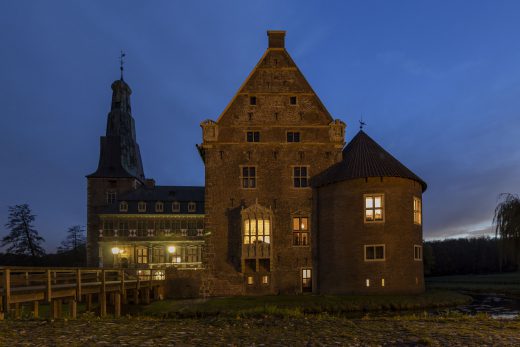 Hintergrundbild - Ostseite mit Rundturm