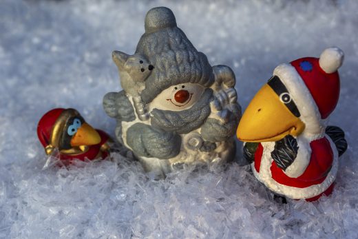 Hintergrundbild - Weihnachten Schneemann mit Vögeln