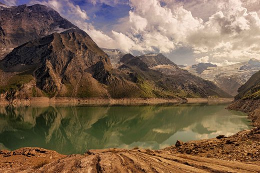 Hintergrundbilder - Bergsee in den Alpen