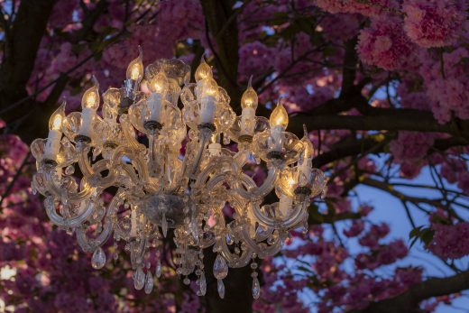 Hintergrundbilder - Kristallleuchter im Abendlicht