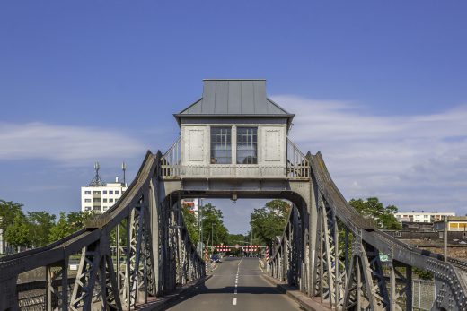 Hintergrundbilder - Die Deutzer Drehbrücke