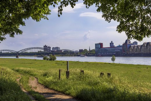 Hintergrundbilder - Pollerwiesen und Südbrücke