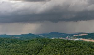 Hintergrundbild Regenwolken Thüringer Wald