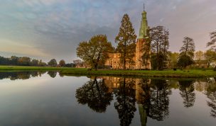 Hintergrundbild Schloss Raesfeld am Abend