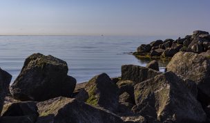 Hintergrundbild Steinsteg an der Ostsee
