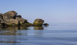 Hintergrundbild Steine im Wasser