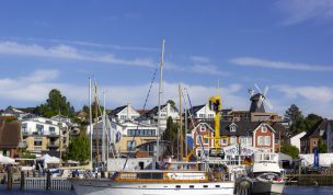 Hintergrundbild Blick auf den Hafen von Laboe