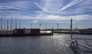 Hintergrundbild Im Hafen von Laboe