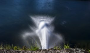 Hintergrundbild Wassereinlass Duisburg Innenhafen