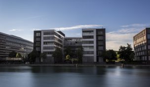 Hintergrundbild Bürohaus im Innenhafen