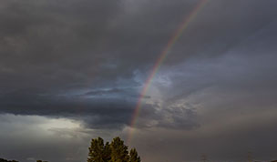 Hintergrundbild - Regenbogen nach Gewitter