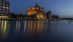 Hintergrundbild Nachtleben im Innenhafen
