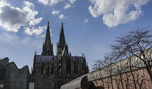 Hintergrundbild - Kölner Dom von Osten