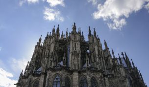 Hintergrundbild - Ostseite Kölner Dom