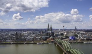 Hintergrundbild - Blick nach Köln Zentrum
