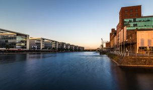 Hintergrundbild Sommerabend Duisburger Innenhafen HDR