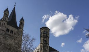 Hintergrundbild - Stapelhaus und Groß Sankt Martin