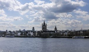 Hintergrundbild - Altstadt von Köln