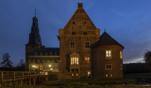 Hintergrundbild - Ostseite mit Rundturm