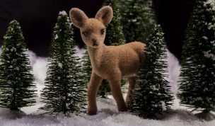 Hintergrundbild - Weihnachten Rehkitz im Schnee