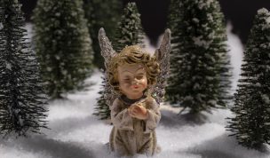 Hintergrundbild - Weihnachten Knieender Engel