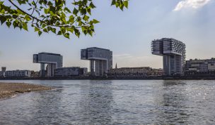 Hintergrundbilder - Kranhäuser und Rheinauhafen
