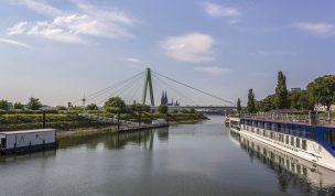 Hintergrundbilder - Blick von der Deutzer Drehbrücke
