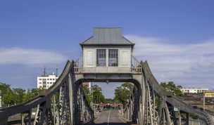 Hintergrundbilder - Die Deutzer Drehbrücke