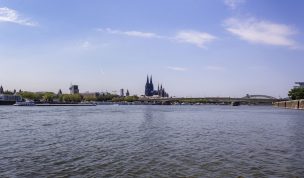 Hintergrundbilder - Blick über den Rhein zum Dom